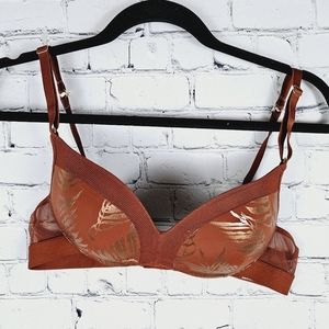 LIVELY | metallic palm wireless pushup bra